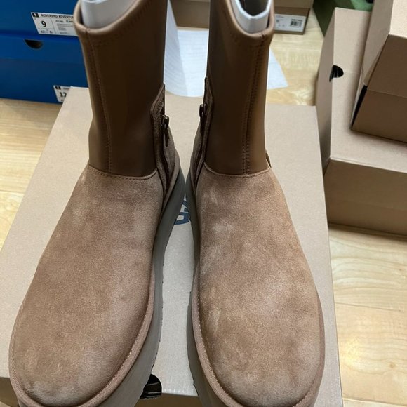 ugg classic dipper boots - Picture 2 of 7